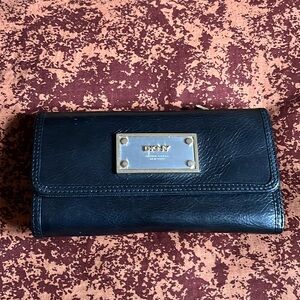 DKNY wallet